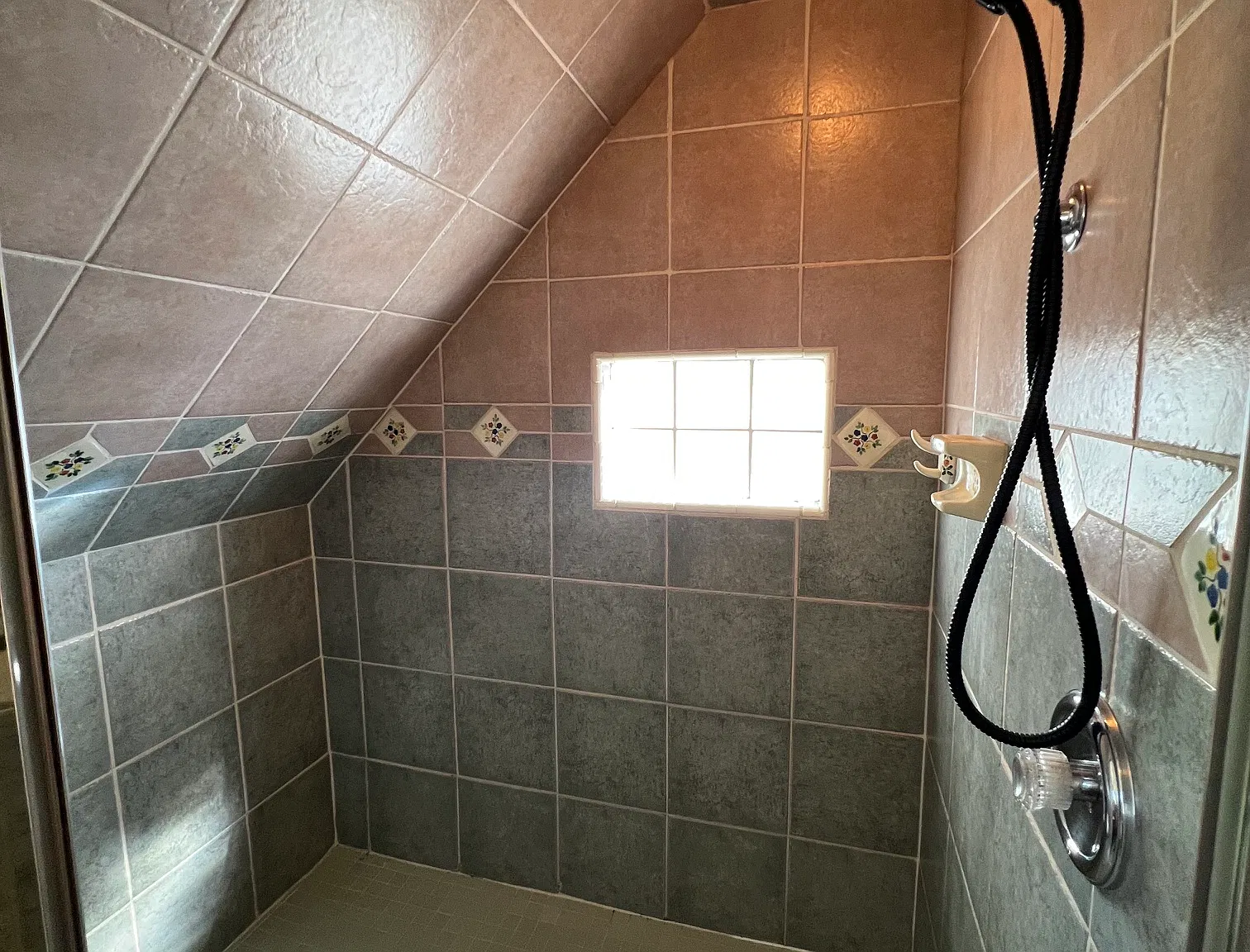2 bed, 1.5 bath, 1100 sqft, $1,750 — Photo 2