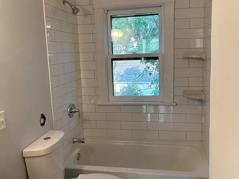 2245 Johnson St NE — Photo 9
