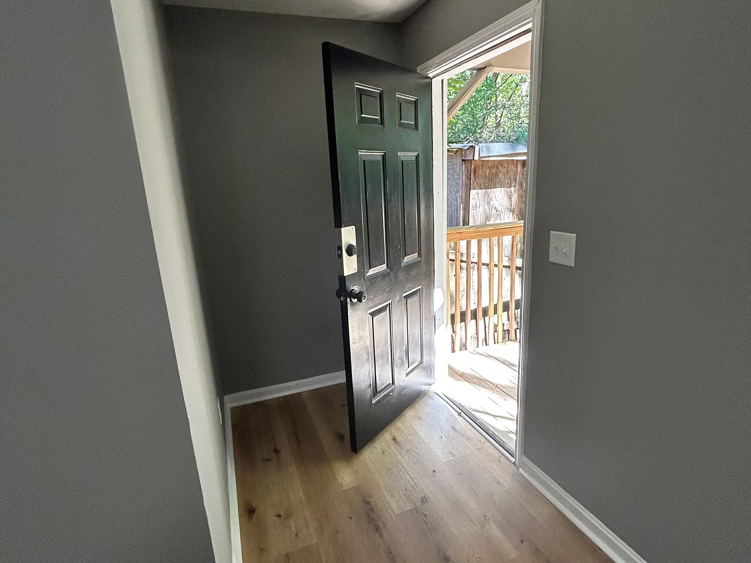 3 bed, 1025 sqft, $1,450 — Photo 2