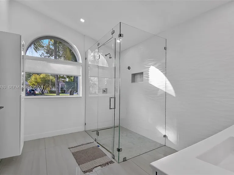710 Lake Blvd — Photo 12