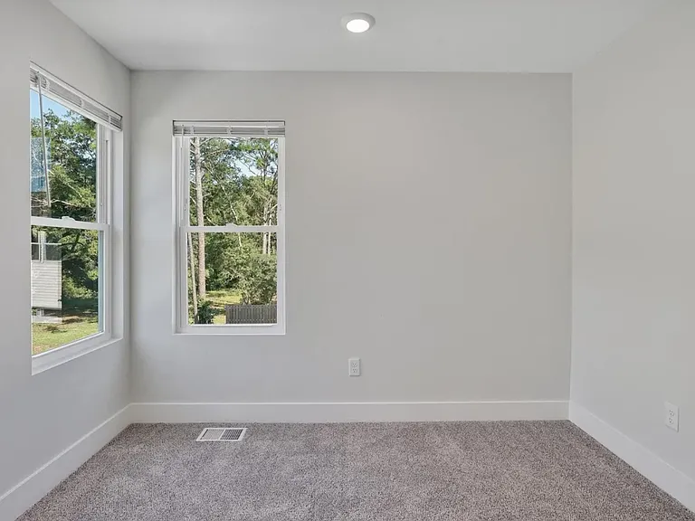 2866 Worth Dr — Photo 22