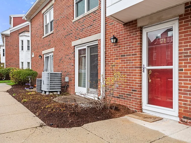 156 Quincy Shore Dr #71 — Photo 13