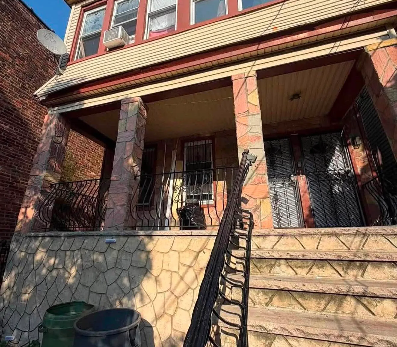 3 bed, $2,100 — Photo 1