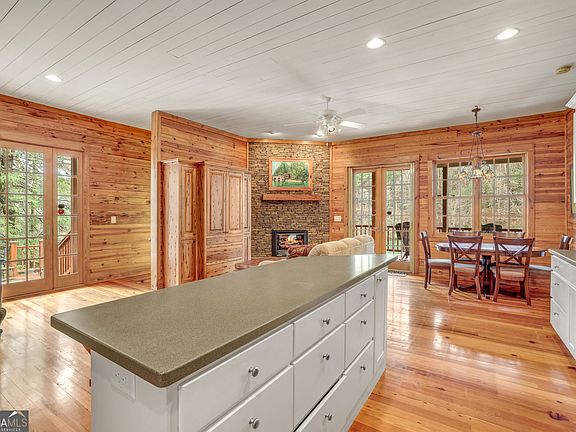 3rd image of 1233 Tame Turkey Rd