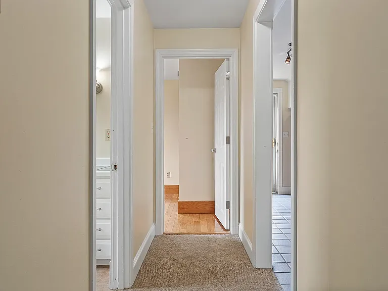 585 Walnut Hill Rd — Photo 22