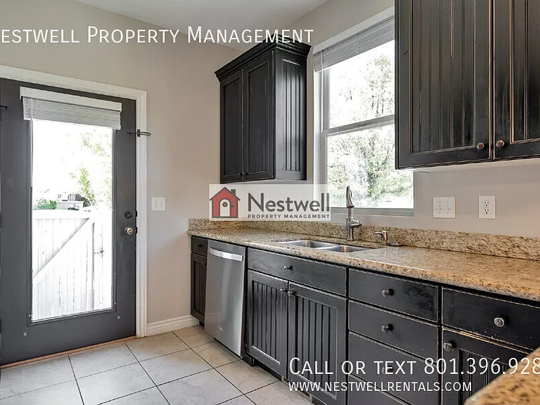 4631 W Vermillion Dr — Photo 6