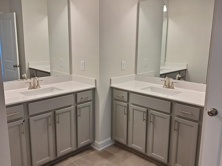 34 Gregory Village Dr — Photo 11