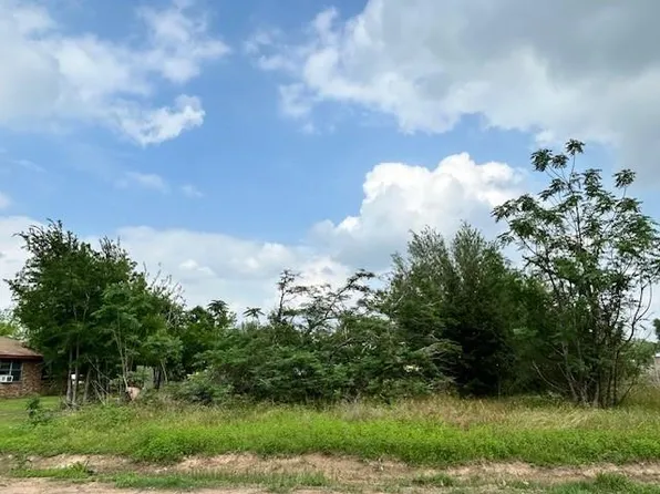 150 Saint Barbe St, Hempstead, TX 77445
