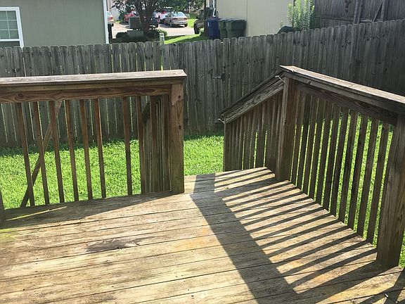 3rd image of 1501 Shelby Cir