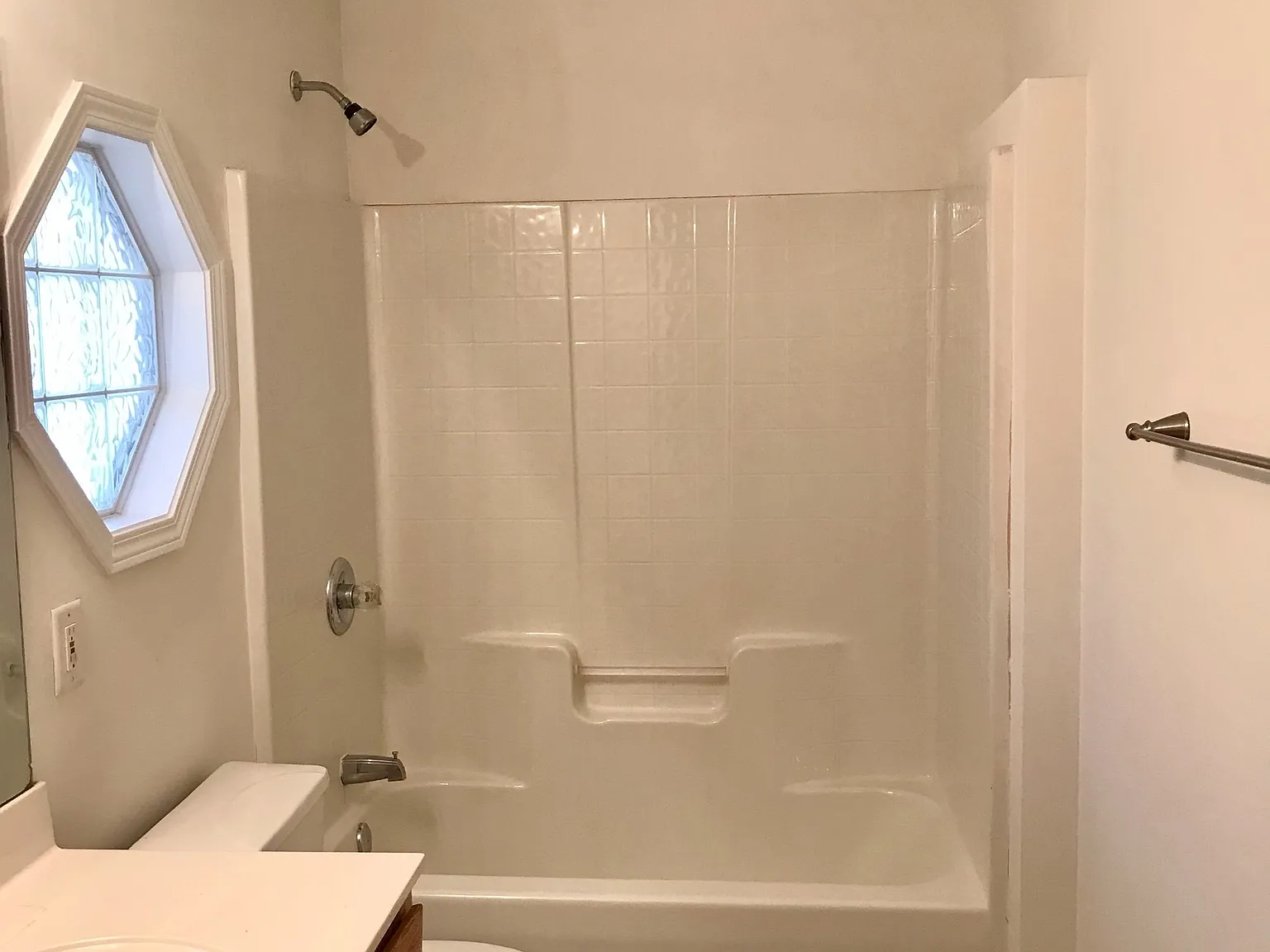1933 Shamrock Dr - 1 — Photo 2