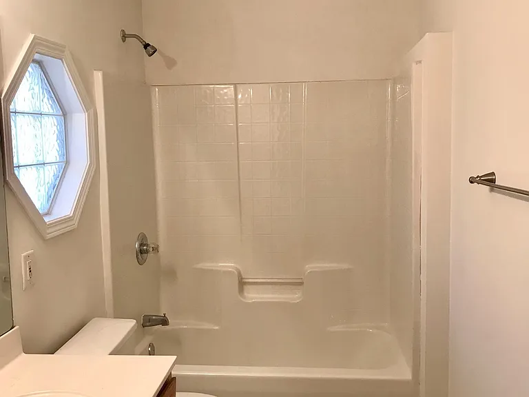 1933 Shamrock Dr — Photo 6