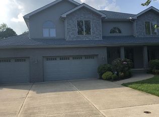 14 Eileen Rd, Wyoming, PA 18644