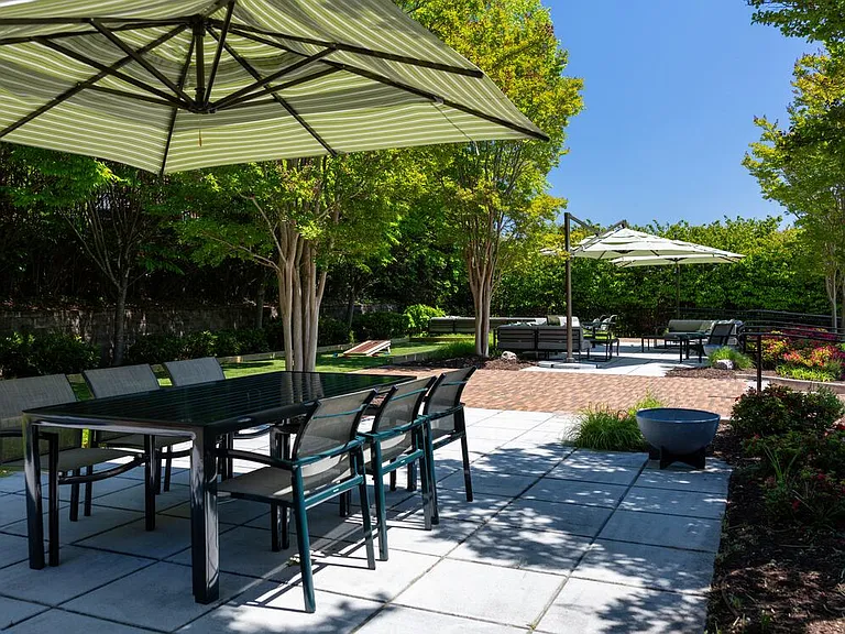 Outdoor lounge with picnic seating