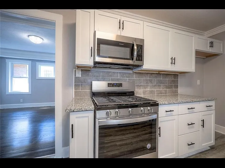 2930 Bales Ave — Photo 10