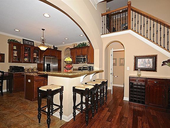 5th image of 6687 Beekman Pl