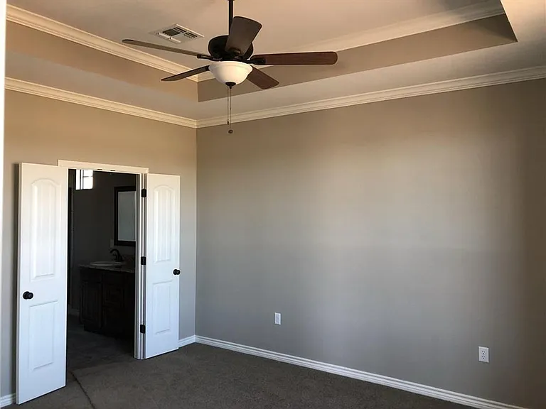 407 N Mountain Meadow Dr — Photo 5