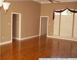 Living - Doors to Master and Guest 2