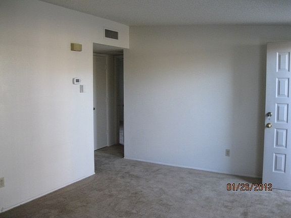 2nd image of 3045 E Blacklidge Dr