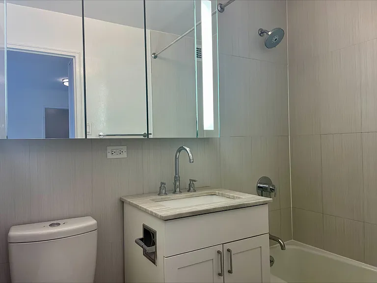 166 E 34th St #1904 — Photo 7