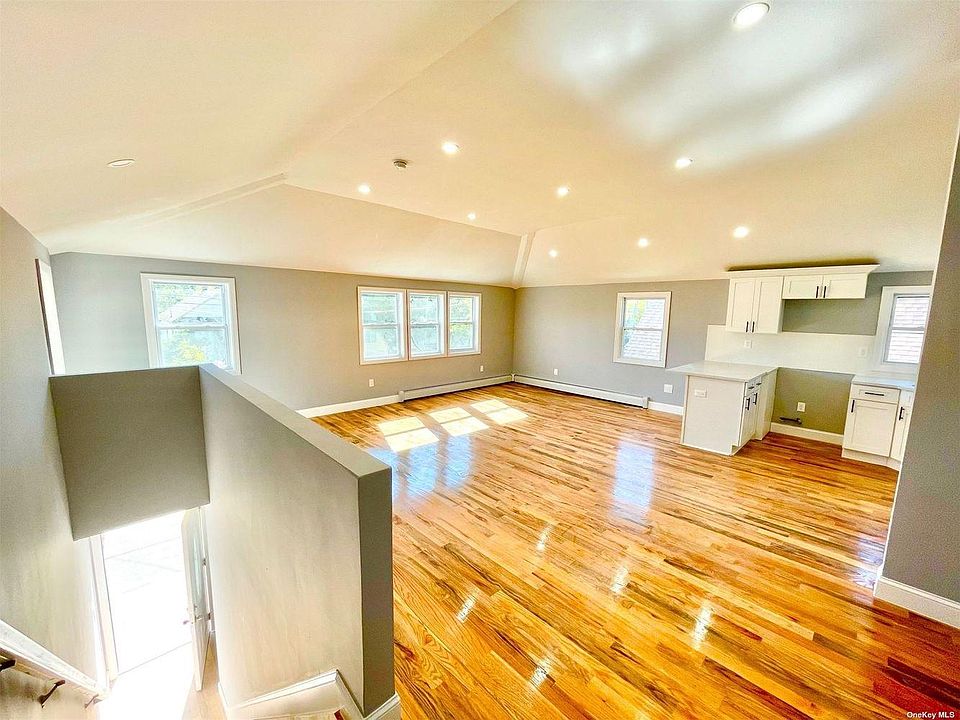 1st image of 11948 194th St #2
