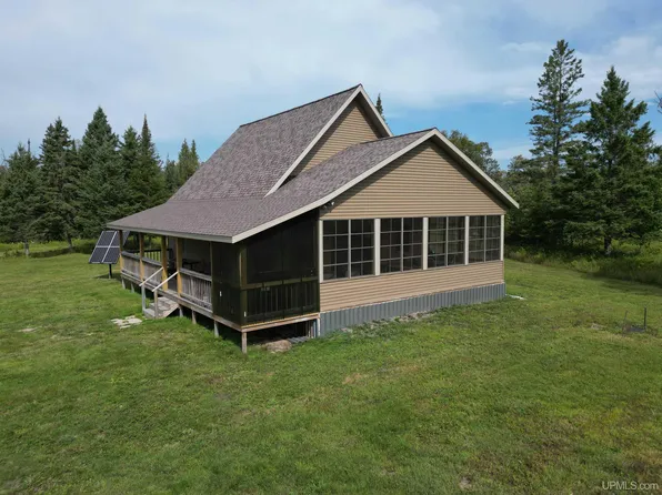 0 25, Garden, MI 49835