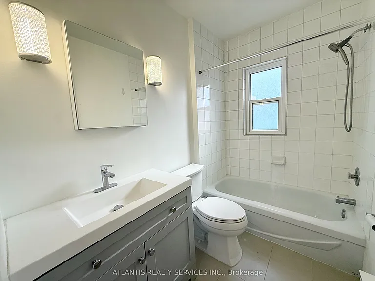 323 Lonsdale Rd #201 — Photo 7
