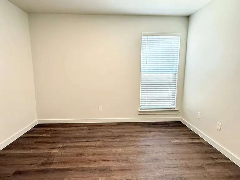 2143 Langford Ave — Photo 23