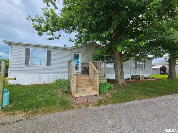 2 Locust Ct, Goodfield, IL 61742