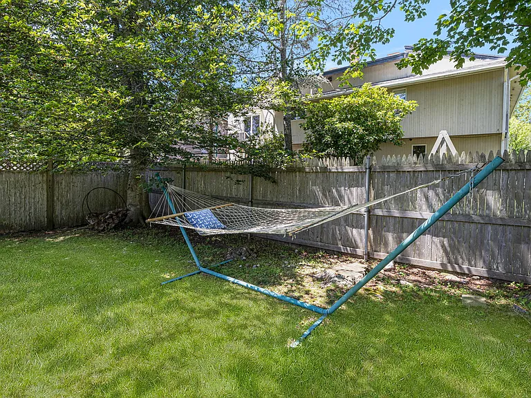 133 Carroll Ave — Photo 36
