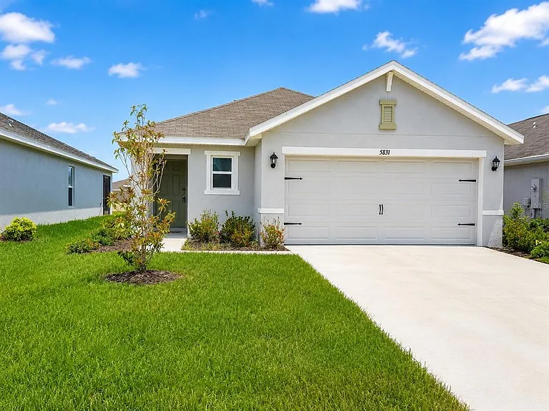 5831 Silver Moonlight Dr — Photo 1