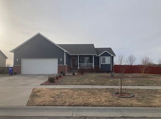 1110 Coyote Dr, Junction City, KS 66441