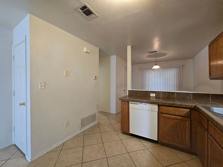 3407 Hereford Ln #A — Photo 9