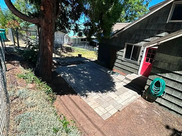 329 S Rogers St — Photo 24