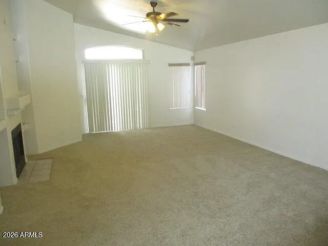 3 bed, 2.0 bath, 1614 sqft, $2,400 — Photo 3