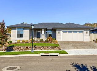 4047 Crystal Springs Dr, Medford, OR
