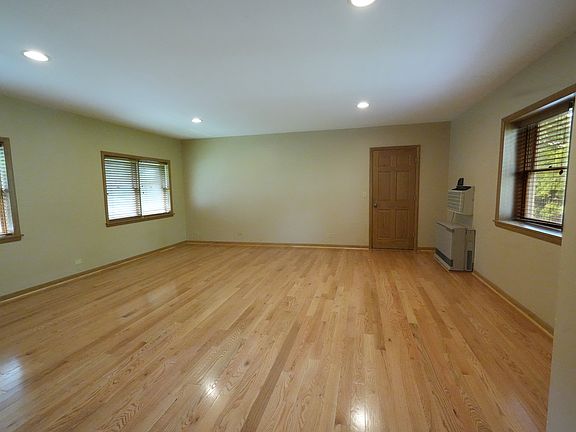 family room (from east)