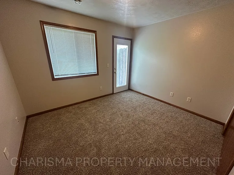 DBK Brandon Townhomes — Photo 16