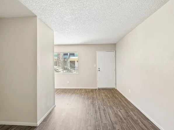 Deer Valley Village Apartments