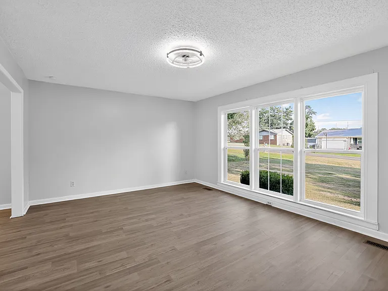 2214 Windsong Trl — Photo 4