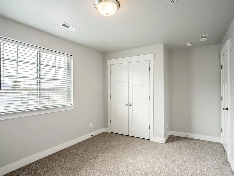 2457 W 500 S — Photo 16