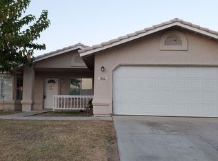 952 Pecan St, Wasco, CA 93280