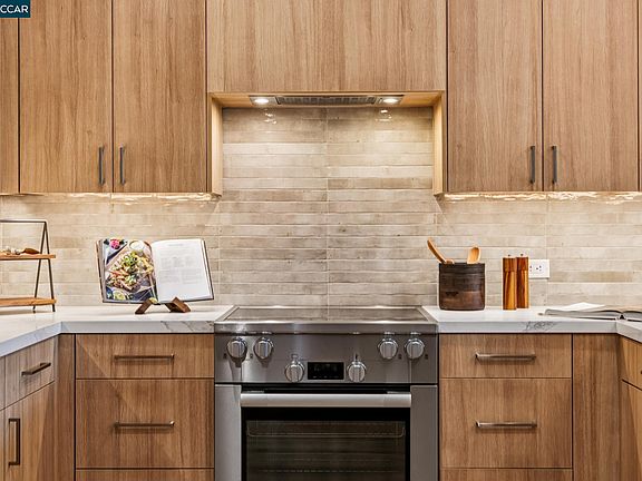 3rd image of 375 W El Pintado Rd #308