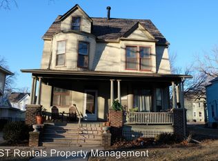406 E Walnut St APT C1, Bloomington, IL 61701
