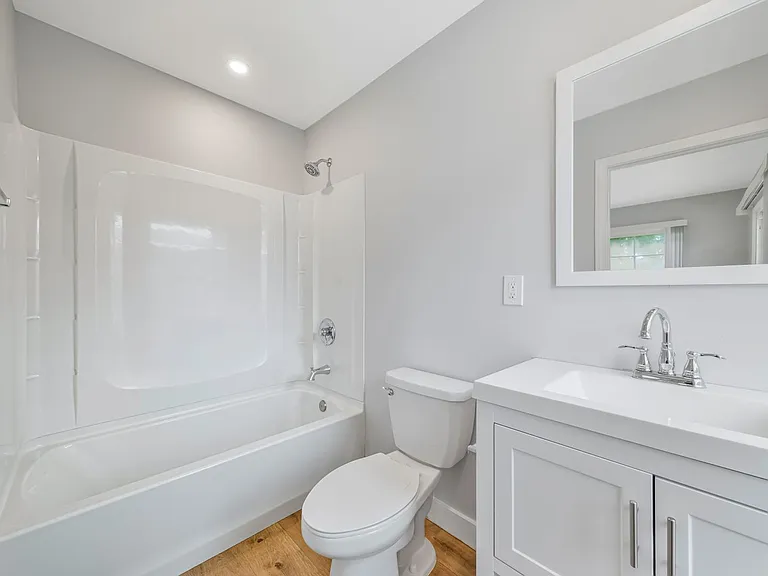 367 N Waverly St — Photo 5