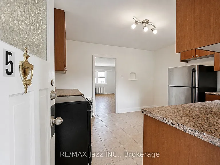 366 Mary St N #5 — Photo 28