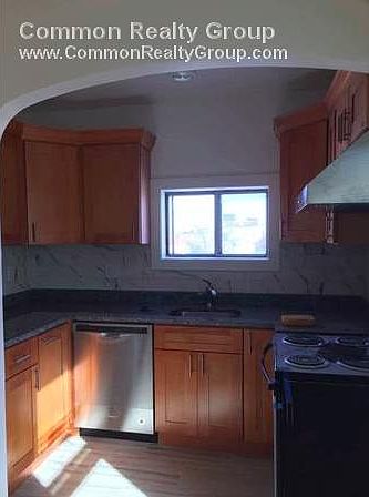 2nd image of 37 Jefferson St #3