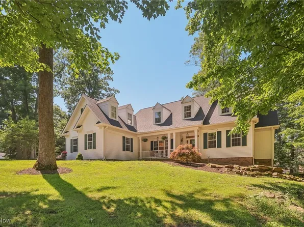 18375 Bent Tree Ln, Chagrin Falls, OH 44023