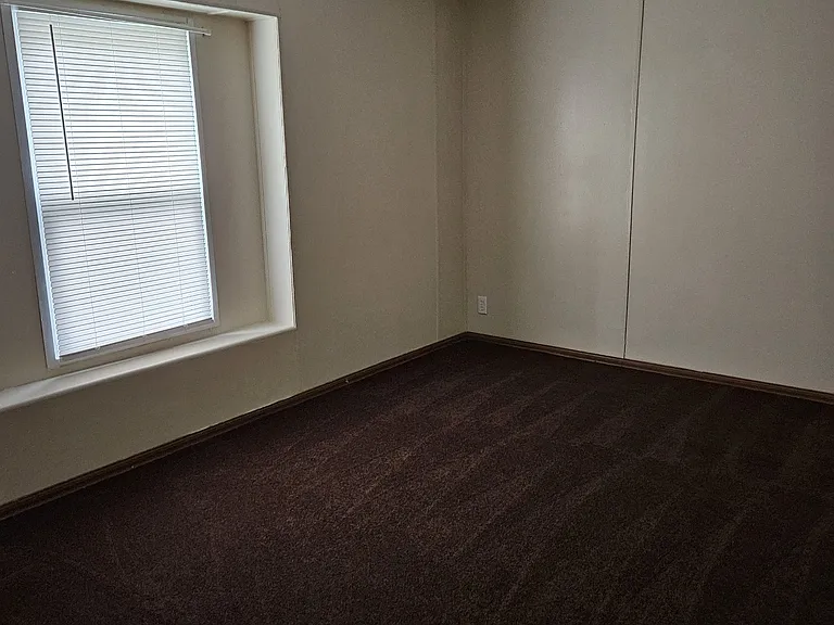 183 Southwest Dr #13 — Photo 6