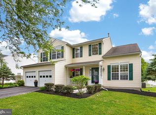 25 N Danbury Cir, Coatesville, PA 19320