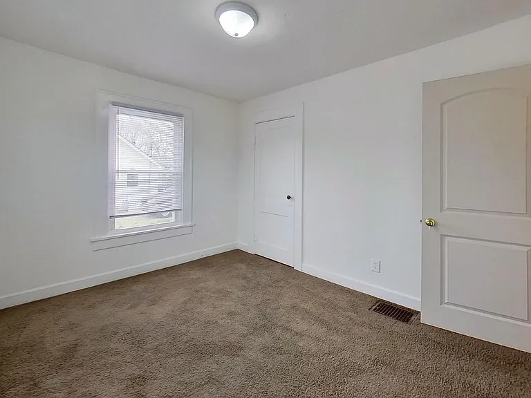 701 W Hanna Ave — Photo 17